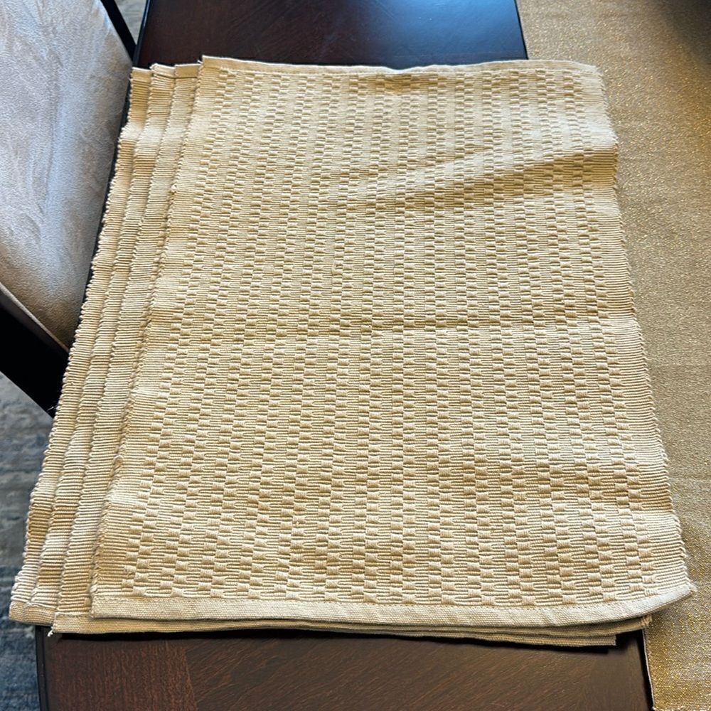 Pier 1 (4) Tan Textured Rectangular Placemats